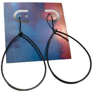 Black Wire Teardrop Hoop Earrings - Modern & Chic Design